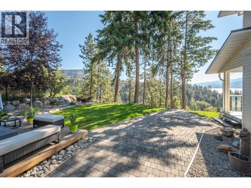 4123 Ponderosa Dr, Peachland, BC, V0H1X5 | Card Image
