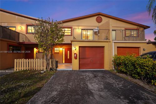 8011 Nw 27th Pl, Sunrise, FL, 33322 | Card Image