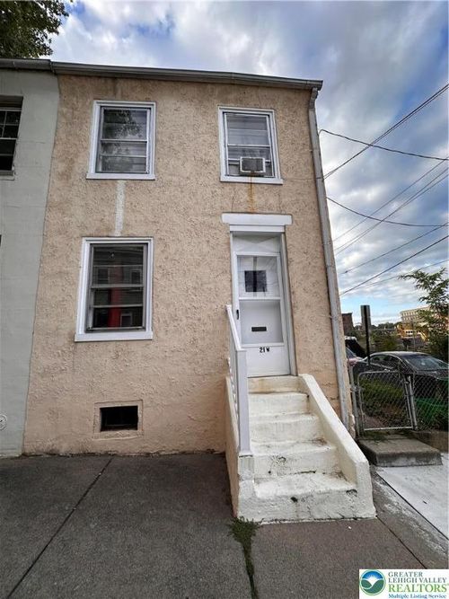 21 W Liberty St, Allentown, PA, 18102-5215 | Card Image