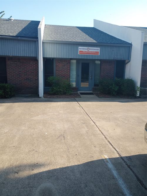 2900 W Park Row Dr, Pantego, TX, 76013-2049 | Card Image