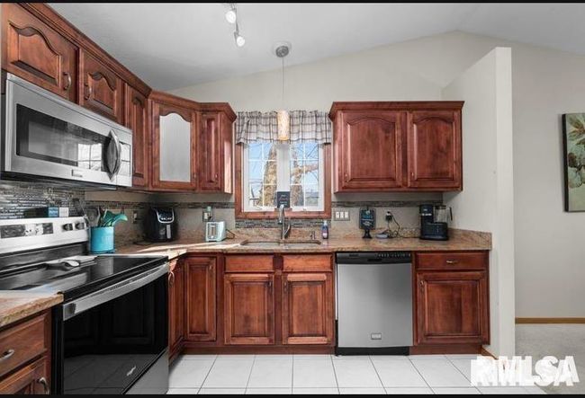 2521 W 63 Rd St, Condo with 3 bedrooms, 3 bathrooms and null parking in Davenport IA | Image 7