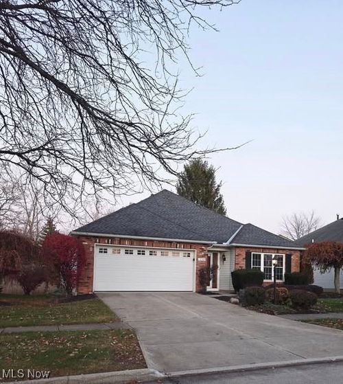 10369 Council Blf, Strongsville, OH, 44136-8827 | Card Image