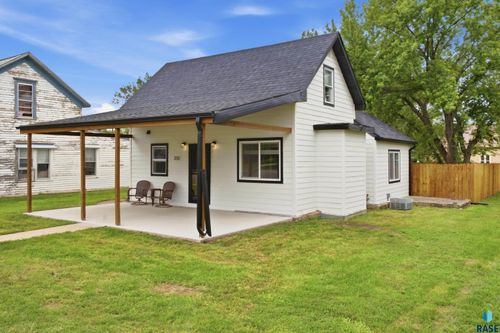 351 Poplar St Street, Scotland, SD, 57059 | Card Image