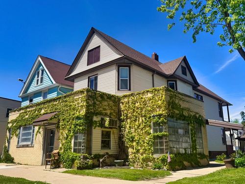 818 Milwaukee Avenue, SOUTH MILWAUKEE, WI, 53172 | Card Image