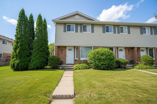 4-10 Dufferin St, Norwich, ON, N0J1P0 | Card Image