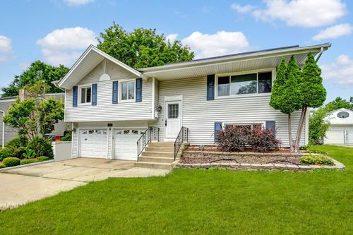 630 Clover Ln, Schaumburg, IL, 60193-2414 | Card Image