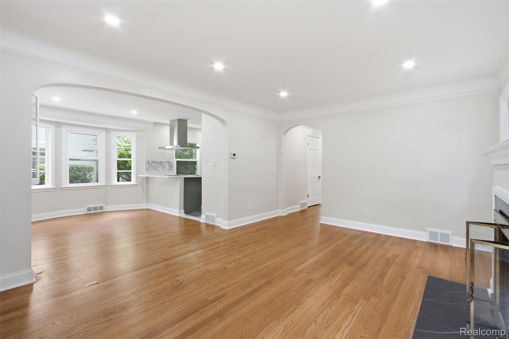 Residential in Grosse Pointe Woods 4