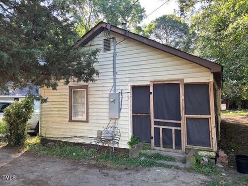 207 2nd St, Erwin, NC, 28339-2421 | Card Image