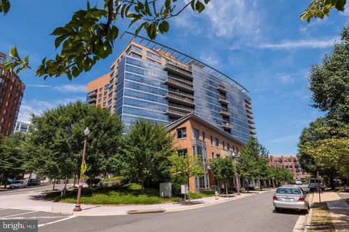 1001-2001 15th St N, ARLINGTON, VA, 22201-2696 | Card Image