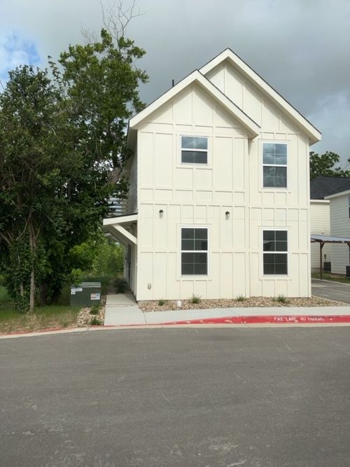 1400-2002 W 2nd St, Taylor, TX, 76574-2550 | Card Image