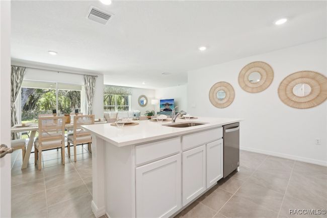 8629 N Dove Orchid Dr, House other with 4 bedrooms, 2 bathrooms and 2 parking in Citrus Springs FL | Image 4