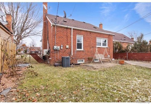 10049 Inkster Rd, Livonia, MI, 48150-3271 | Card Image