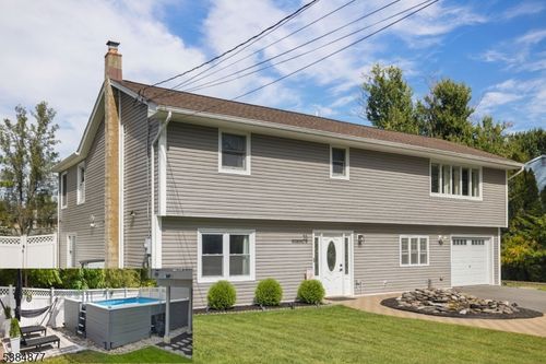 35 Richardsville Rd, Ogdensburg, NJ, 07439-1150 | Card Image