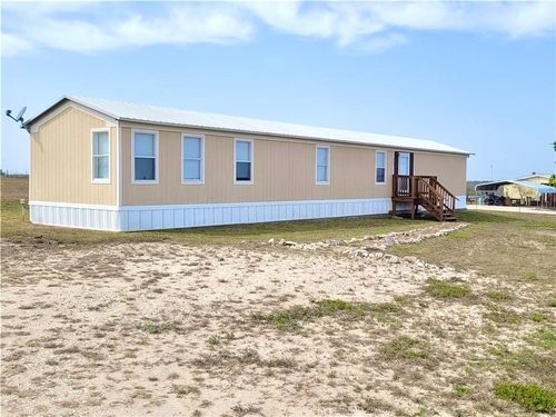 689 County Road 3031, Orange Grove, TX, 78372-9657 | Card Image
