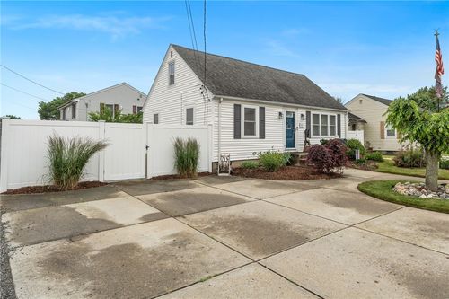 32 Waterman Ave, Johnston, RI, 02919-3821 | Card Image
