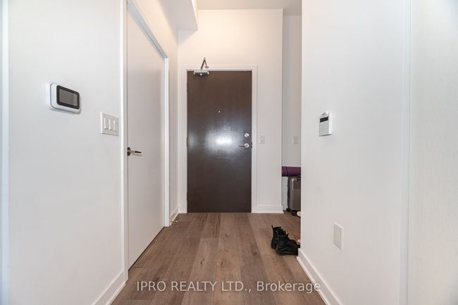 911 - 60 Honeycrisp Cres, Condo with 2 bedrooms, 1 bathrooms and null parking in Concord ON | Image 5