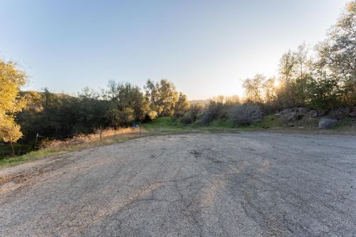 743 Rosemary Ln, Squaw Valley, CA, 93675 | Card Image