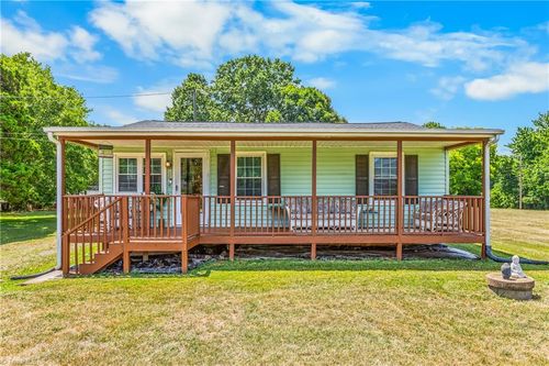 5210 Doris St, Winston Salem, NC, 27105-2006 | Card Image