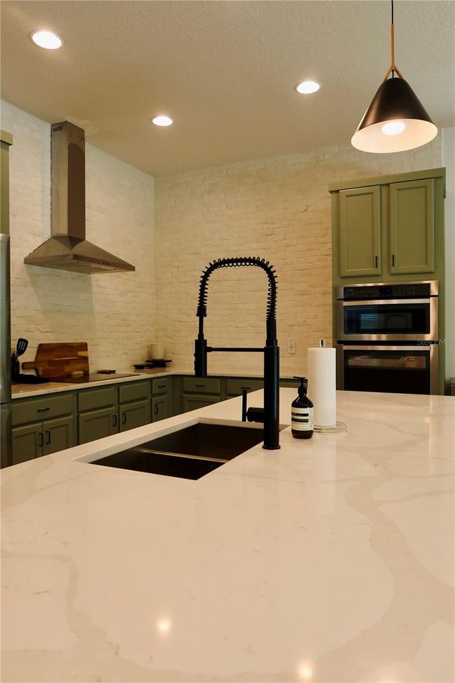 Kitchen Island | Image 13