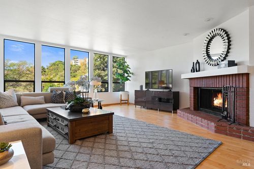 154 Professional Center Parkway, San Rafael, CA, 94903 | Card Image