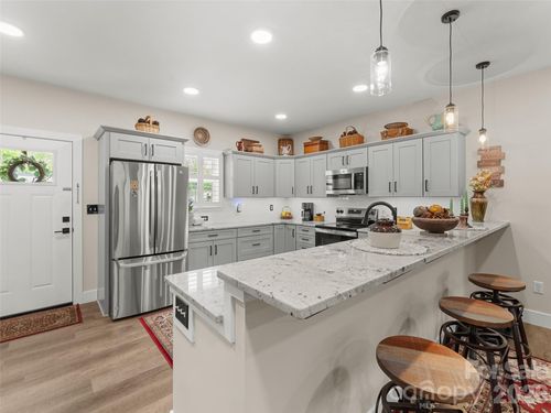 13-143 Carver St, Brevard, NC, 28712-4399 | Card Image