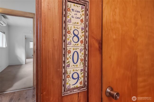 Welcome to the middle unit... | Image 4