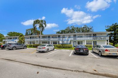 122 Prescott F, Condo with 2 bedrooms, 1 bathrooms and null parking in Deerfield Beach FL | Image 1