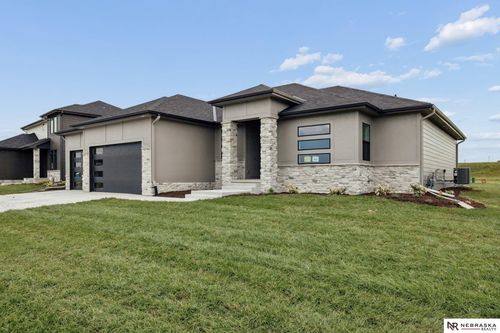 3812 Prairie Ln, Lincoln, NE, 68521 | Card Image
