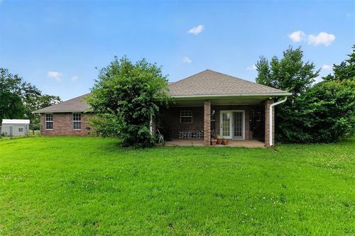 5 Rainbow Dr, Ponca City, OK, 74604-7250 | Card Image