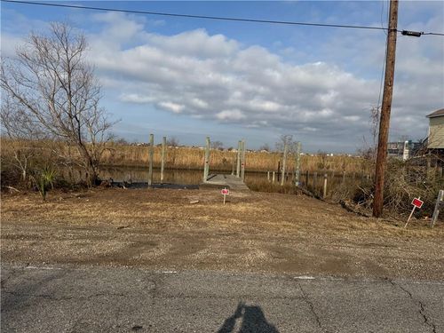 4957 Pontchartrain Dr, Slidell, LA, 70458-5901 | Card Image