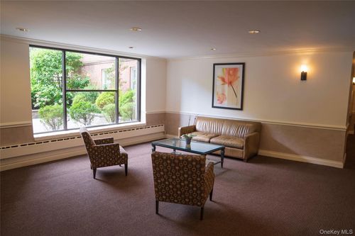 apt-6-1 Vincent Rd, Yonkers, NY, 10708-6522 | Card Image