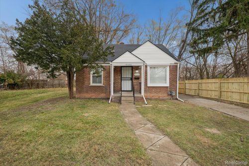 17326 Kentfield St, Detroit, MI, 48219-3452 | Card Image
