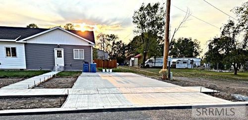 193 S 11th W, Saint Anthony, ID, 83445-1750 | Card Image