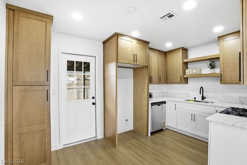 246 Kansas Ave, Henderson, NV, 89015-7233 | Card Image