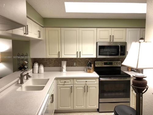 apt-203-3021 Alcazar Pl, Palm Beach Gardens, FL, 33410-2884 | Card Image