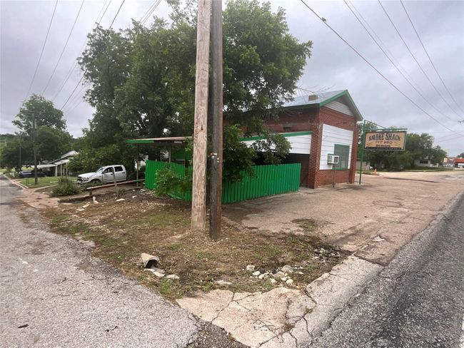 702 S Rice St, Home with 0 bedrooms, 0 bathrooms and null parking in Hamilton TX | Image 4