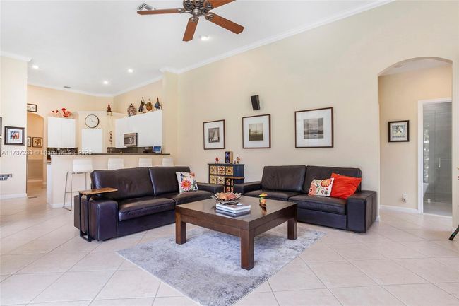 3848 Oak Ridge Cir, House other with 4 bedrooms, 3 bathrooms and null parking in Weston FL | Image 23