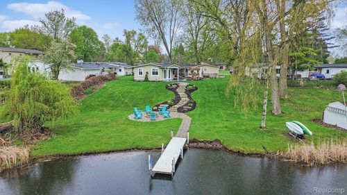 2159 Helmsford Dr, Wolverine Lake, MI, 48390-2426 | Card Image