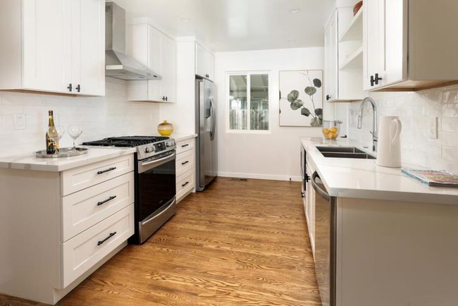300 Encina Cmns, House other with 7 bedrooms, 5 bathrooms and 2 parking in Stanford CA | Image 9