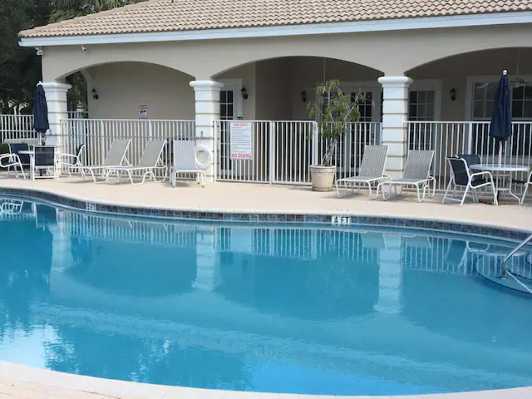 Palmbrooke Cir, West Palm Beach, FL 33417