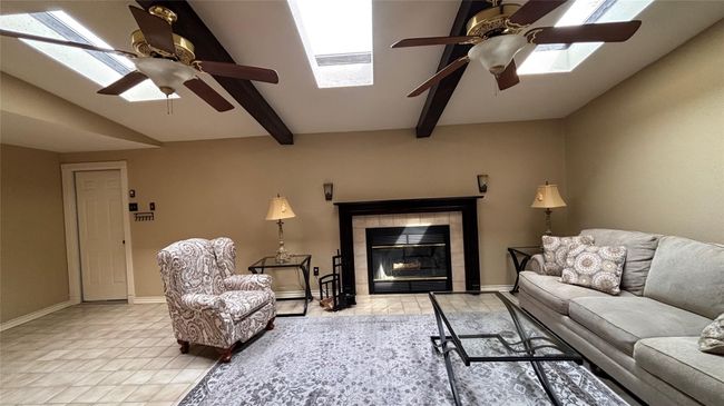 5720 Townhouse Ln, Townhouse with 3 bedrooms, 3 bathrooms and 2 parking in Beaumont TX | Image 9