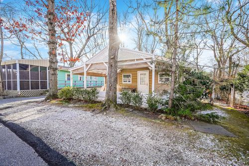 25 Anchor Path, Calverton, NY, 11933-1252 | Card Image