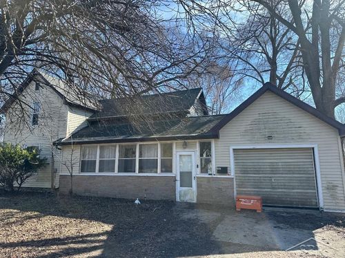 609 Olive St, Saint Louis, MI, 48880-1664 | Card Image