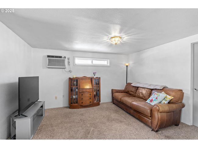 814 Sw 44 Th St, House other with 5 bedrooms, 2 bathrooms and null parking in Pendleton OR | Image 15