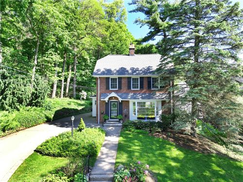 8 Nunda Blvd, Rochester, NY, 14610-2822 | Card Image