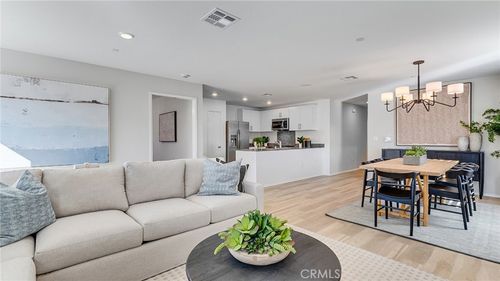 14305 Pepperdine St, Hesperia, CA, 92344-8336 | Card Image
