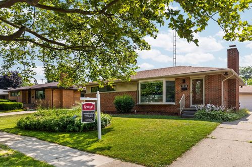 1534 Barrington Pl, Ann Arbor, MI, 48103-5603 | Card Image