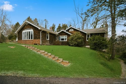 54 Cove Rd, Huntington, NY, 11743-2252 | Card Image