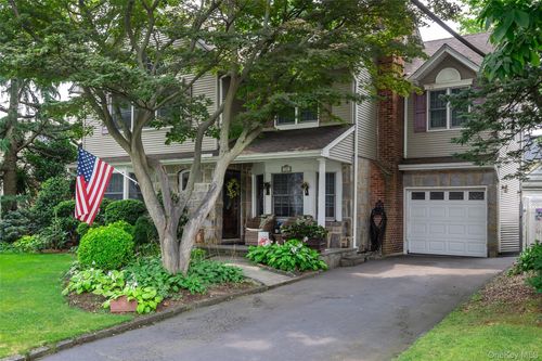 14 Magnolia Dr, New Hyde Park, NY, 11040-3344 | Card Image