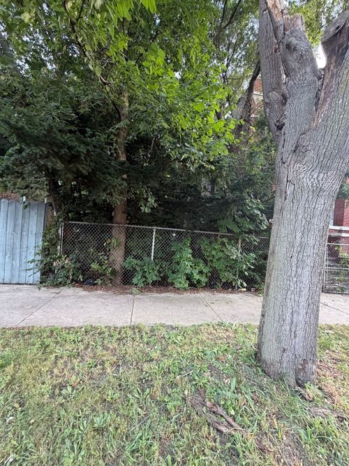 1017 W 61st St, Chicago, IL, 60621-1405 | Card Image